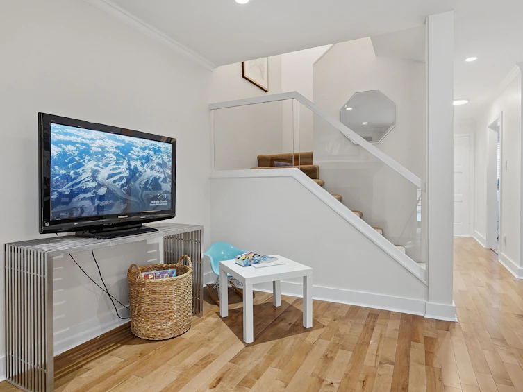 2329 Mountain Highway, North Vancouver, BC, V7J 2N2 - 15