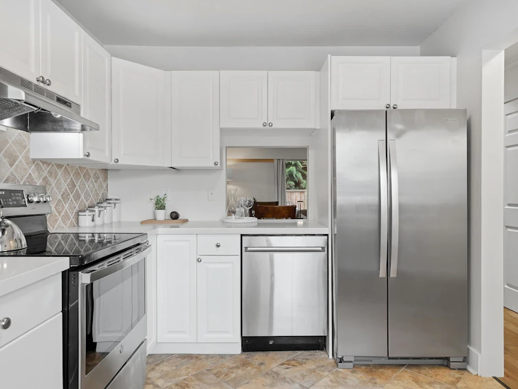 2329 Mountain Highway, North Vancouver, BC, V7J 2N2 - 8