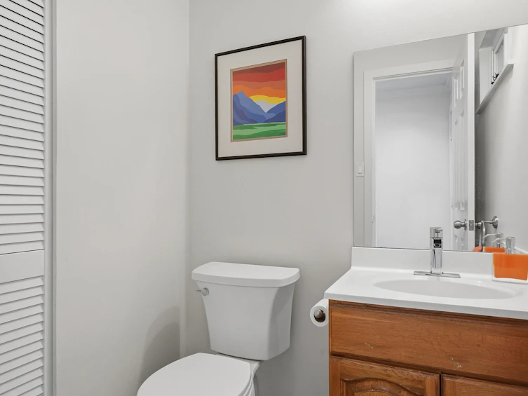 2329 Mountain Highway, North Vancouver, BC, V7J 2N2 - 26