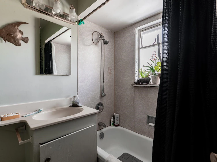 7465 Rosewood Street, Burnaby, BC, V5E 2G6 - 7
