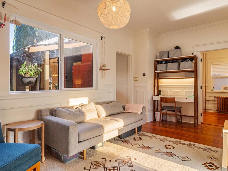 4387 St. George Street, Vancouver, BC, V5V 4A3 - 2