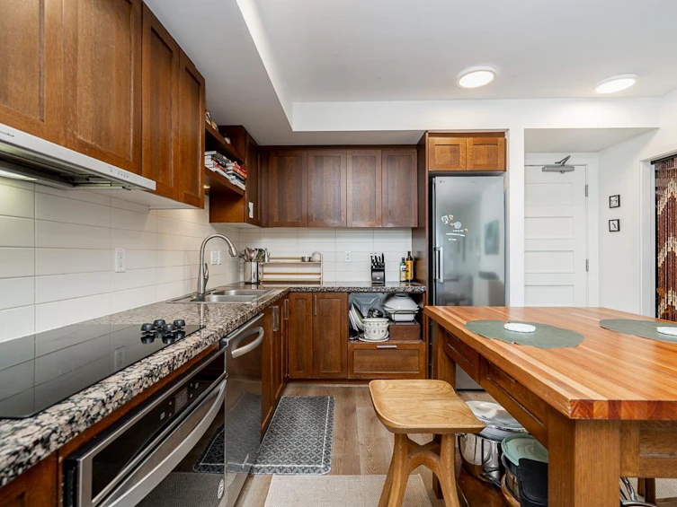 331-2288 W Broadway, Vancouver, BC, V6K 0B3 - 5