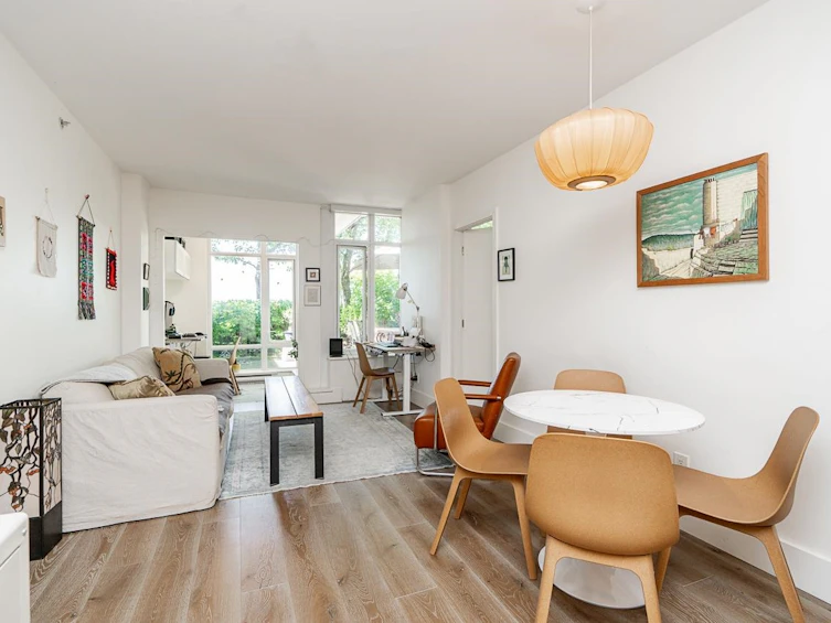 331-2288 W Broadway, Vancouver, BC, V6K 0B3 - 8