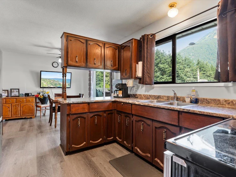 63155 Yale Road, Hope, BC, V0X 1L2 - 21