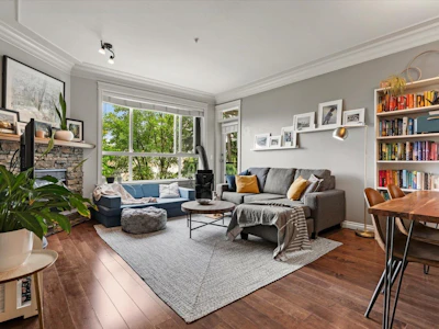 313-32729 Garibaldi Drive - 3