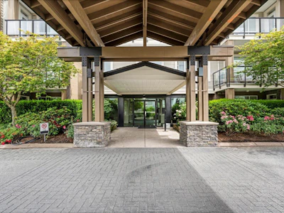 313-32729 Garibaldi Drive - 4