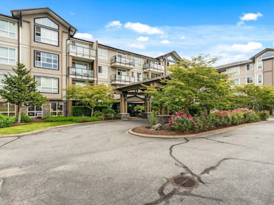 313-32729 Garibaldi Drive - 4