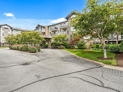 313-32729 Garibaldi Drive - 3
