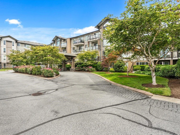 313-32729 Garibaldi Drive, Abbotsford, BC, V2T 0A6 - 3