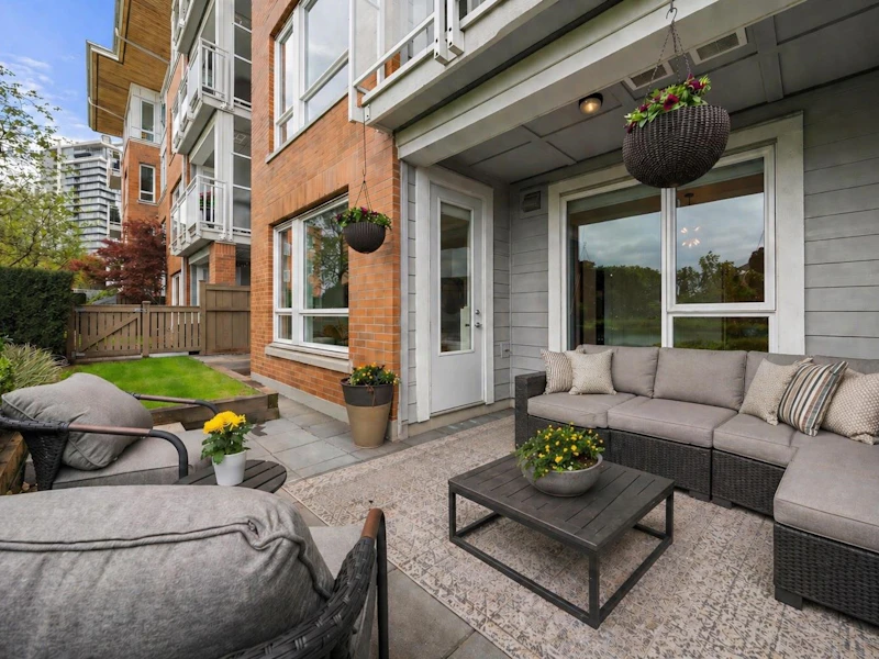 101 - 717 Chesterfield Avenue, North Vancouver BC V7M 3L8