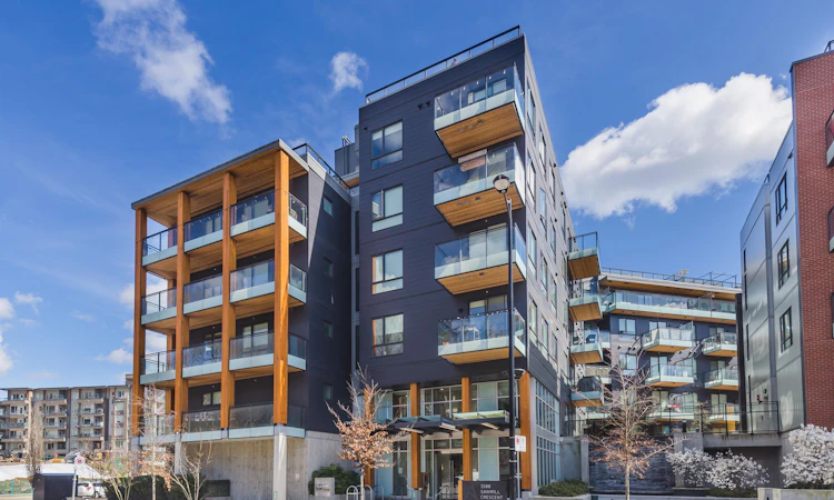 413-3588 Sawmill Crescent