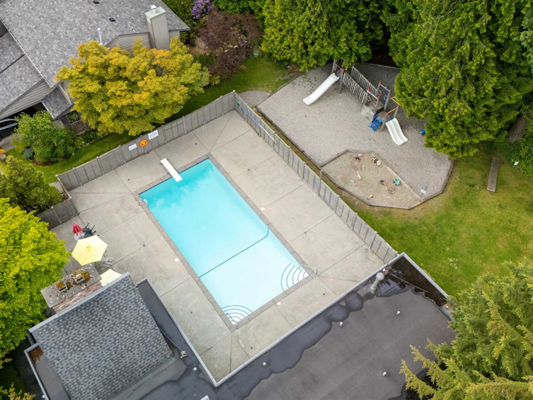 39-1910 Cedar Village Crescent, North Vancouver, BC, V7J 3M5 - 31