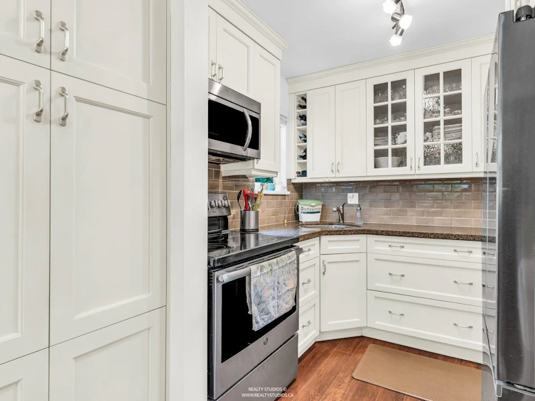 39-1910 Cedar Village Crescent, North Vancouver, BC, V7J 3M5 - 11
