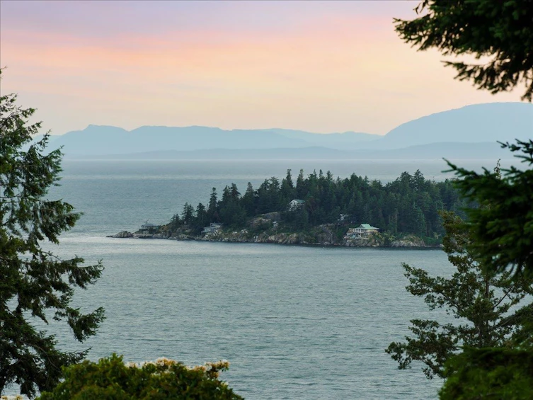 6210 Overstone Drive, West Vancouver, BC, V7W 1X5 - 8