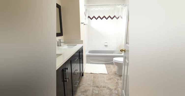 Upper-16375 Middleglen Place, Surrey, BC, V4N 1X7 - 12