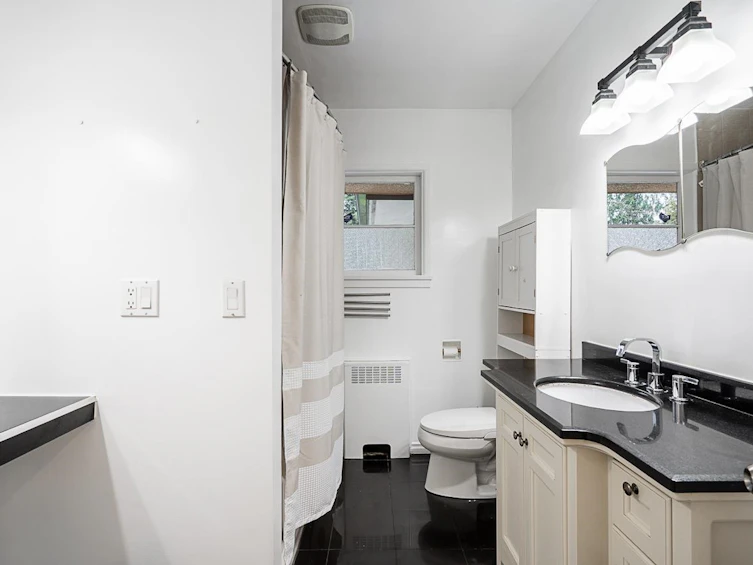 1440 Mountain Highway, North Vancouver, BC, V7J 2M3 - 21