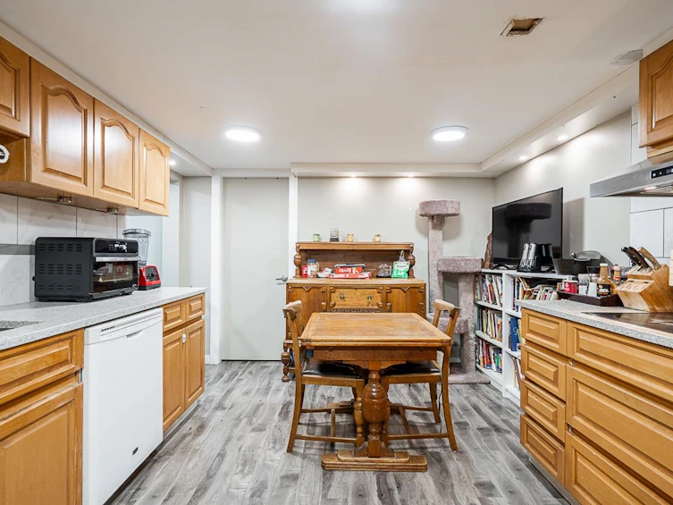 1440 Mountain Highway, North Vancouver, BC, V7J 2M3 - 27