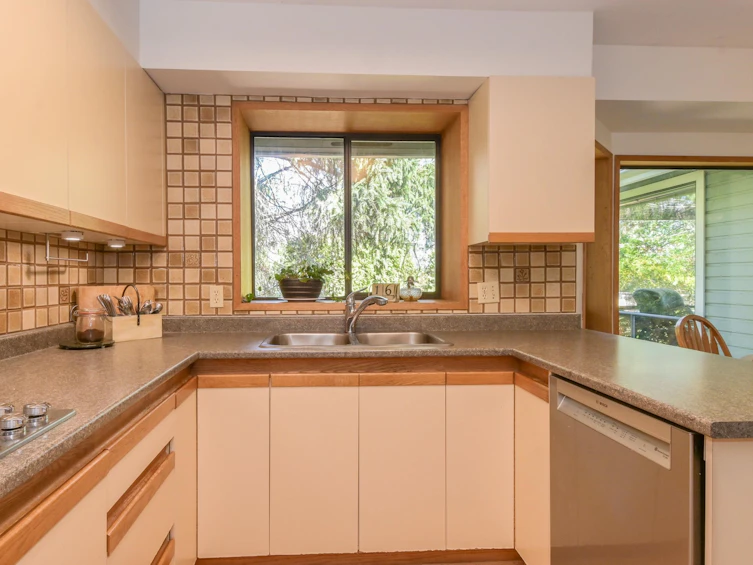 15342 Killarney Court, Surrey, BC, V3S 6P9 - 11