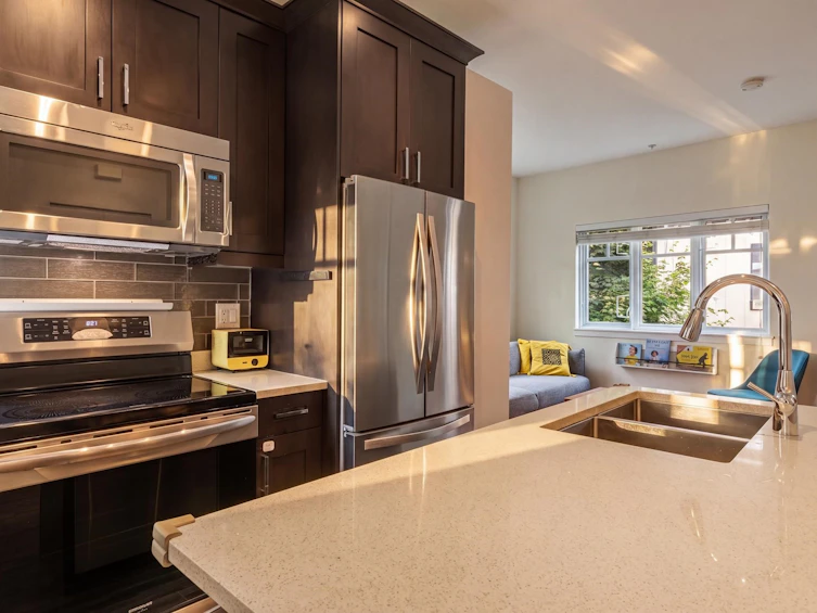 201-2263 Triumph Street, Vancouver, BC, V5L 1L2 - 11
