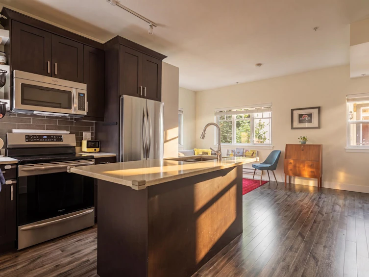 201-2263 Triumph Street, Vancouver, BC, V5L 1L2 - 10