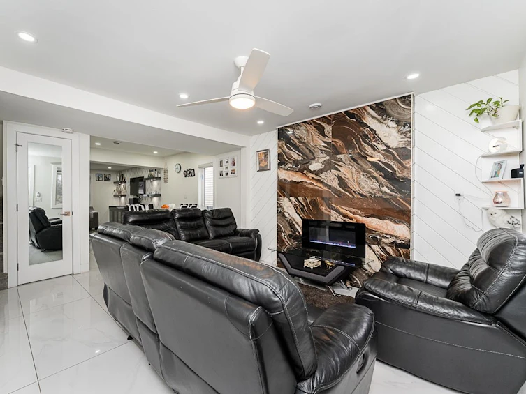 12850 115b Avenue, Surrey, BC, V3R 2R9 - 2