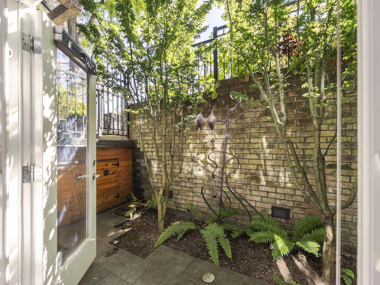 1557 Larch Street, Vancouver, BC, V6K 3N6 - 7