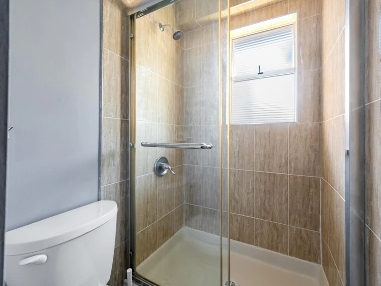 6175 Quebec Street, Vancouver, BC, V5W 2P6 - 21