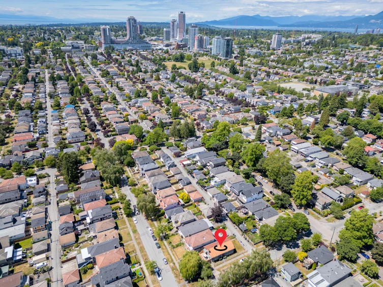 6175 Quebec Street, Vancouver, BC, V5W 2P6 - 4