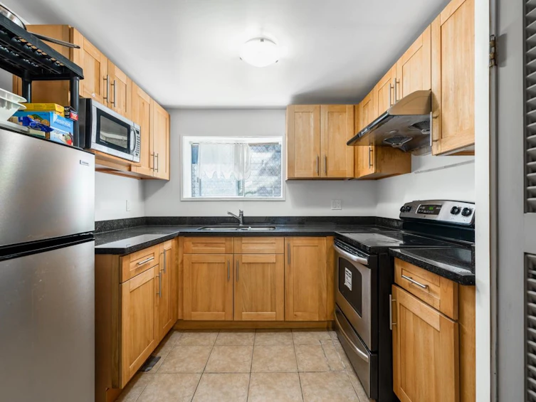 6175 Quebec Street, Vancouver, BC, V5W 2P6 - 26