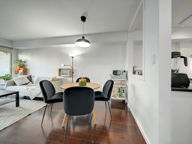 210 - 1099 E Broadway Street, Vancouver BC V5T 1Y5