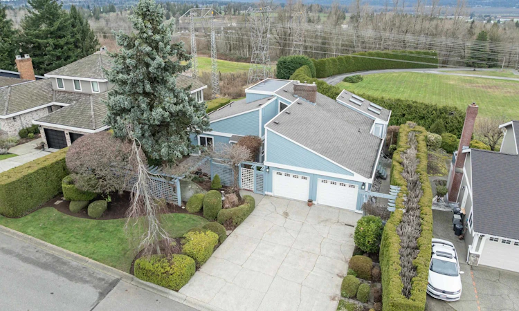 3-3755 Clearbrook Road