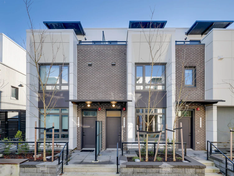 6310 Oak Street, Vancouver, BC, V6M 2W4