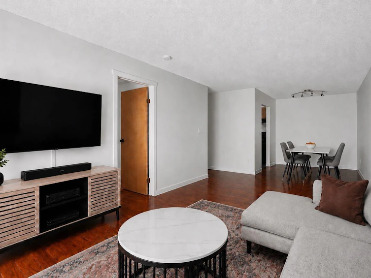 202-2328 Oxford Street, Vancouver, BC, V5L 1G3 - 2