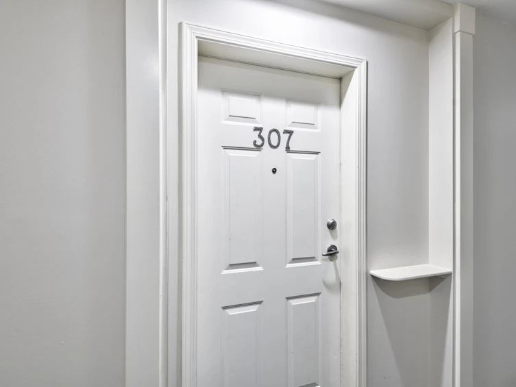 307-5281 Oakmount Crescent, Burnaby, BC, V5H 4S7 - 5
