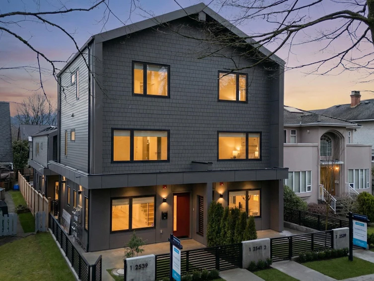 1-2539 Grant Avenue, Vancouver, BC, V5K 3G6 - 28