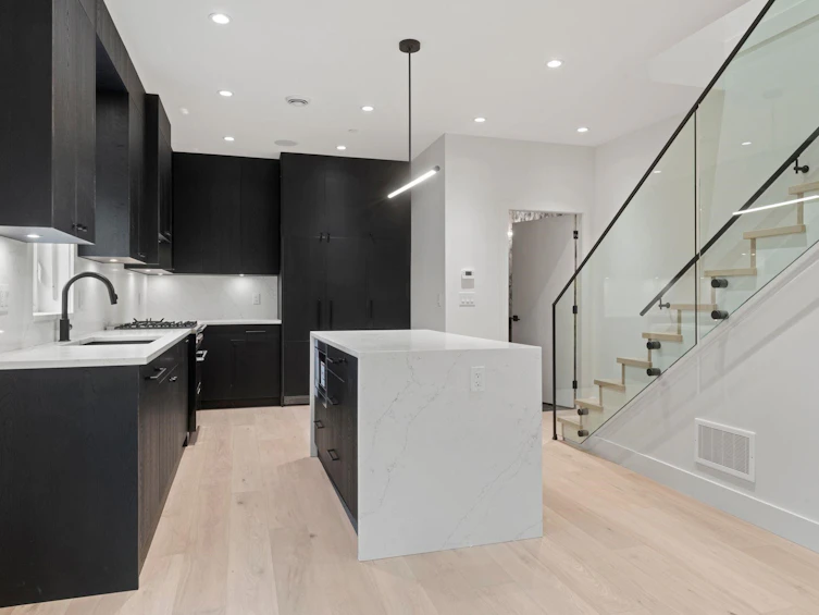 1-2539 Grant Avenue, Vancouver, BC, V5K 3G6 - 16