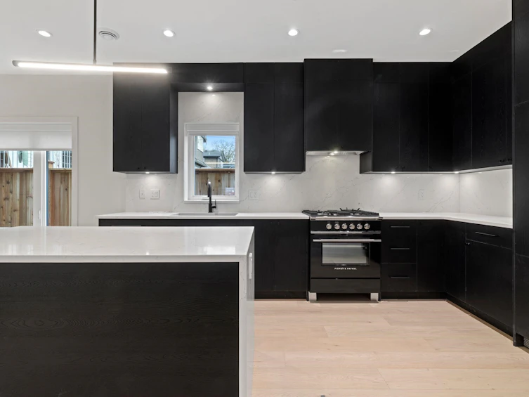 1-2539 Grant Avenue, Vancouver, BC, V5K 3G6