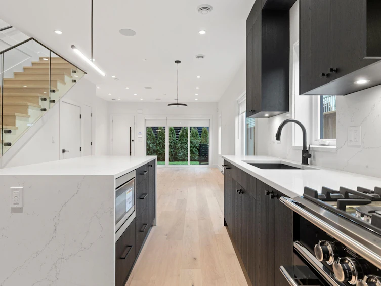 1-2539 Grant Avenue, Vancouver, BC, V5K 3G6 - 6