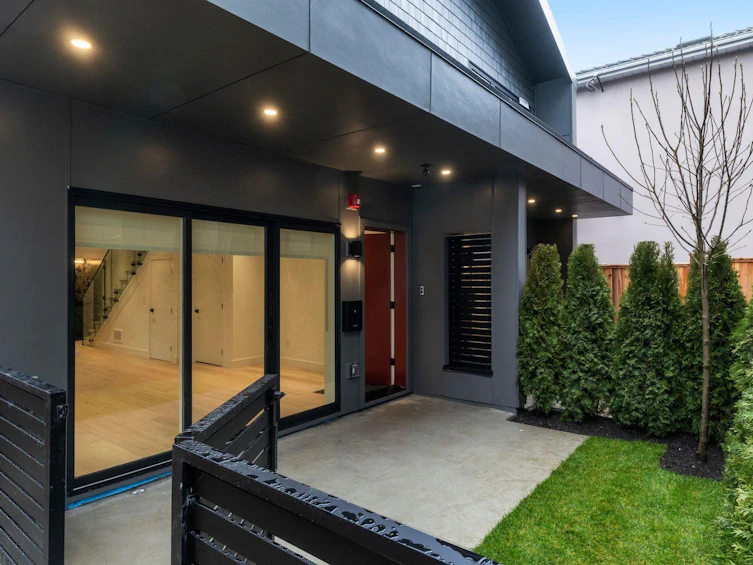 1-2539 Grant Avenue, Vancouver, BC, V5K 3G6 - 25