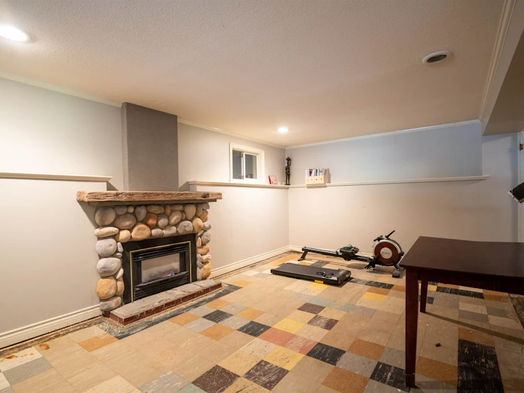 893 Friar Crescent, North Vancouver, BC, V7G 1M5 - 20