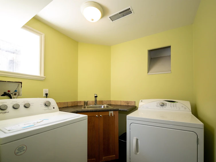 893 Friar Crescent, North Vancouver, BC, V7G 1M5 - 23