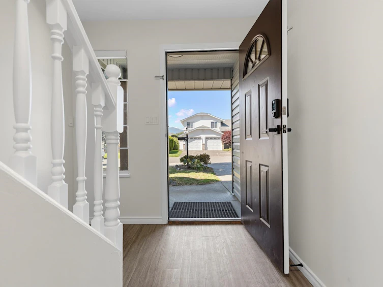 45170 Bluejay Avenue, Chilliwack, BC, V2R 2V2 - 8