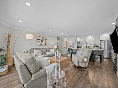 208-1441 Blackwood Street - 4