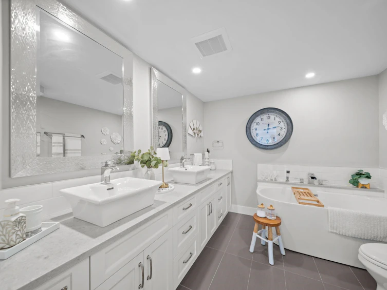 208-1441 Blackwood Street, Surrey, BC, V4B 3V6 - 18