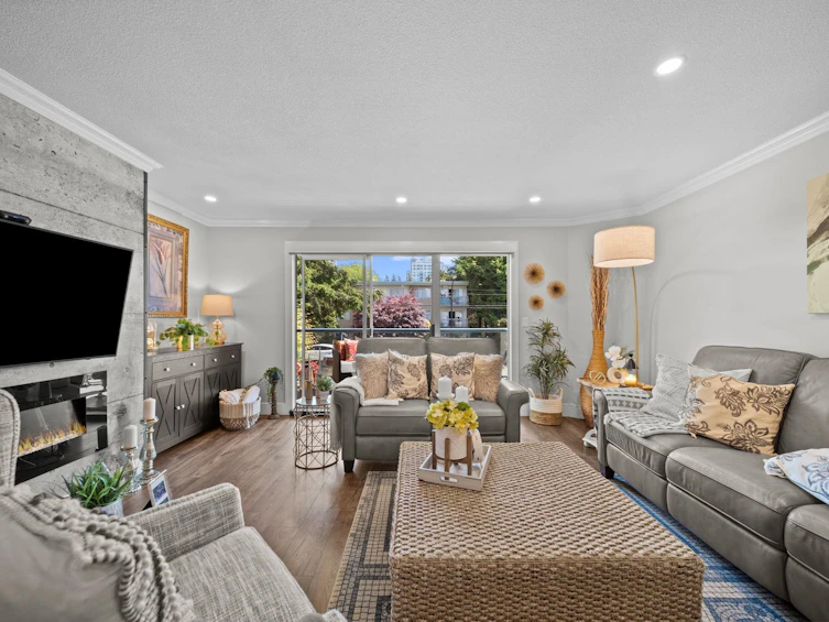 208-1441 Blackwood Street, Surrey, BC, V4B 3V6 - 2
