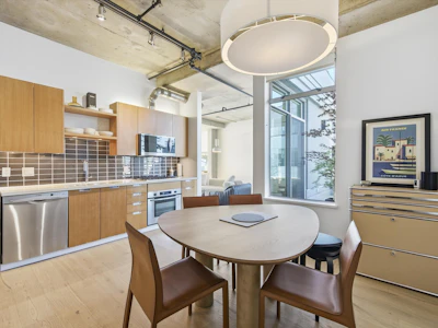 604-495 W 6th Avenue - 4