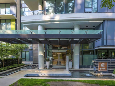 1205-3487 Binning Road - 2