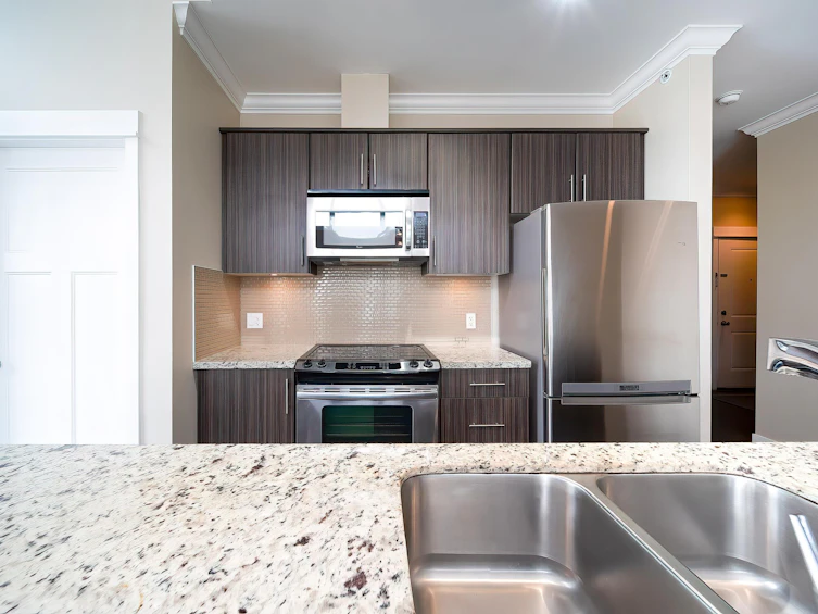403-6888 Royal Oak Avenue, Burnaby, BC, V5J 4J2 - 5