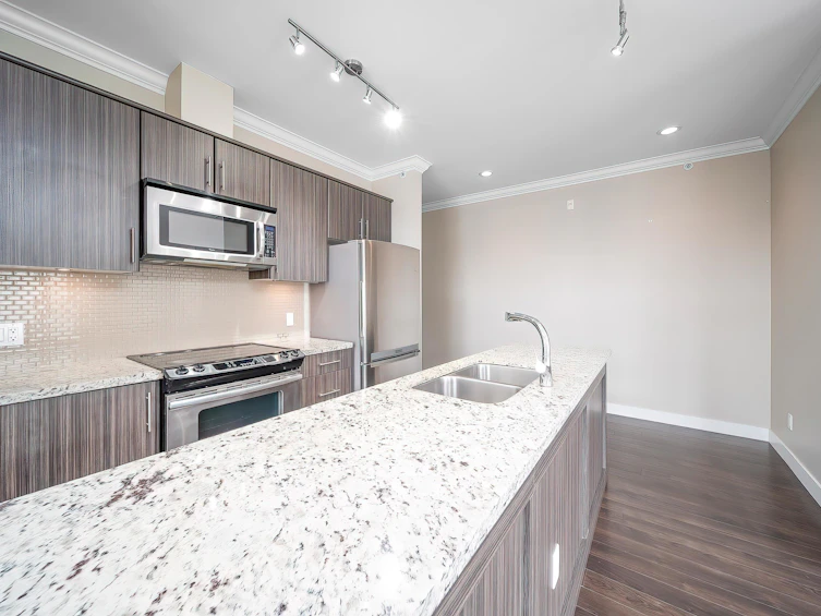 403-6888 Royal Oak Avenue, Burnaby, BC, V5J 4J2 - 4