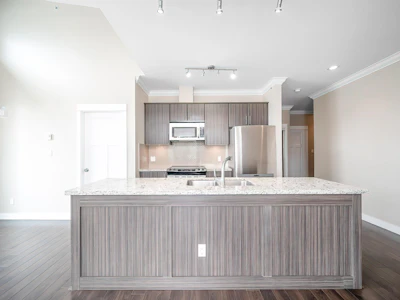 403-6888 Royal Oak Avenue - 3